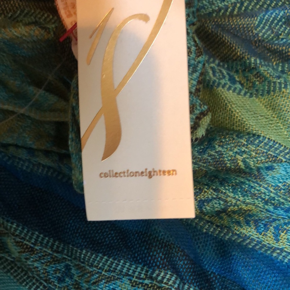 NWT Collection 18 Infinity Scarf - Picture 7 of 7
